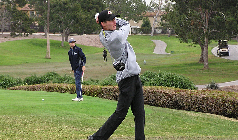 Men’s golf opens season with a win