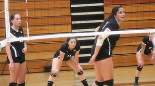 Volleyball dominates SAC to even OEC record